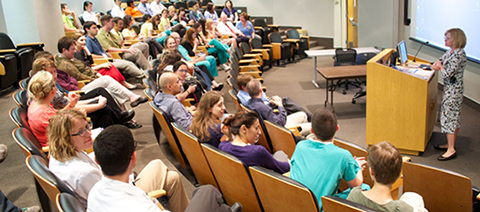 didactic presentation in an auditorium